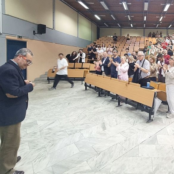 Αλκιβιάδης Δερβιτσιώτης: Συγκίνηση στο τελευταίο του μάθημα στη Νομική Κομοτηνής