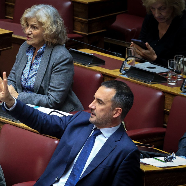 Διαλύεται η ΚΟ της ΝΕΑΡ: Αποχωρούν 150 στελέχη, μεταξύ τους οι 7 βουλευτές