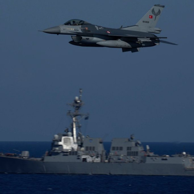 Μπαράζ τουρκικής προκλητικότητας στο Αιγαίο - 16 αεροσκάφη προχώρησαν σε παραβάσεις και παραβιάσεις