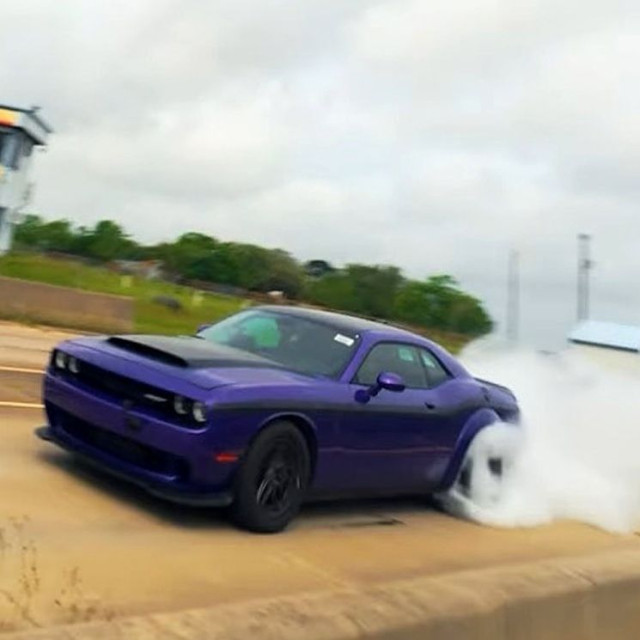 Το Hennessey Demon 1700 καίει λάστιχα ακόμα και με 160 χλμ./ώρα