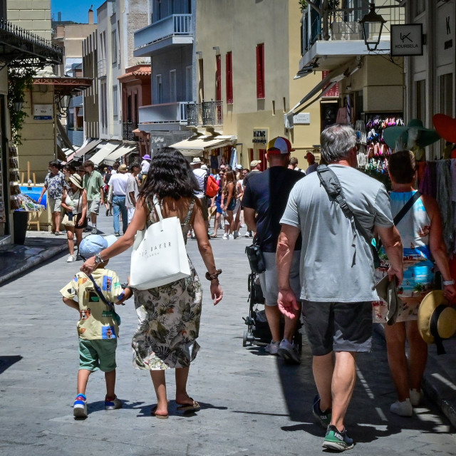 ΣτΕ: Στο «μικροσκόπιο» η λειτουργία Airbnb στην Πλάκα