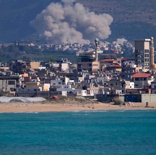 Κενό γράμμα η εκεχειρία στον Λίβανο: Η Χεζμπολάχ την απορρίπτει, το Ισραήλ σφυροκοπά τον νότο