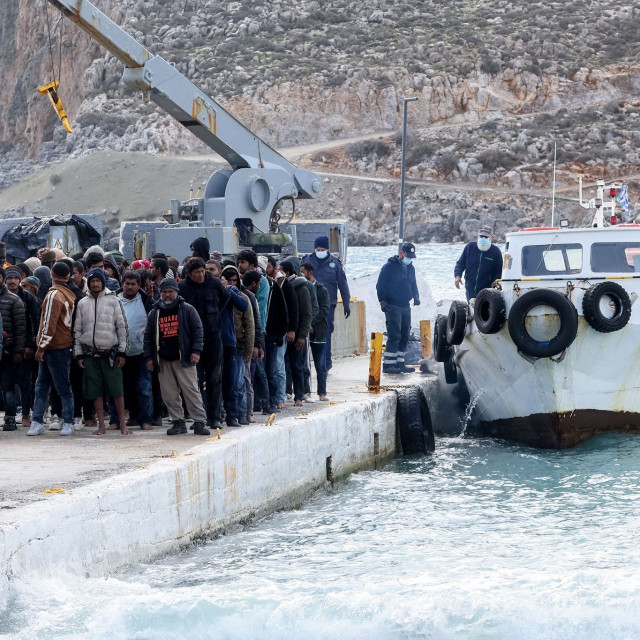 «Βουλιάζει» η Κρήτη από το επαναλαμβανόμενα μεταναστευτικά κύματα - Σχεδόν 300 σε ένα 24ωρο