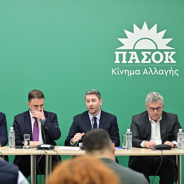 ΠΑΣΟΚ: Συνεδριάζει αύριο το Πολιτικό Συμβούλιο - Η εσωκομματική «μάχη» και η «σκιώδης» κυβέρνηση