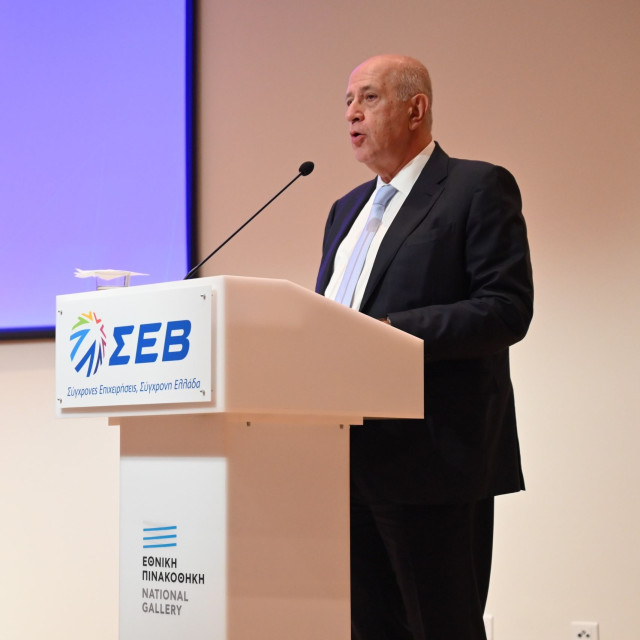 Καμπανάκι ΣΕΒ-ΣΜΕ για την αποβιομηχάνιση που οδηγεί σε εξάρτηση πρώτων υλών και ενέργειας