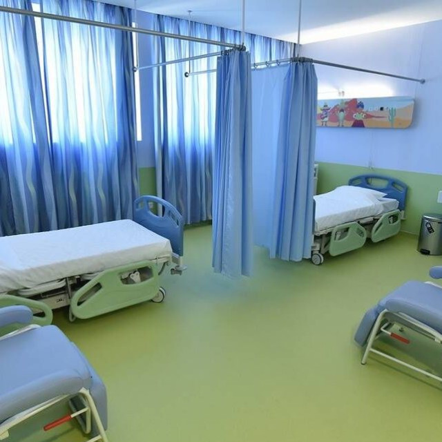 Μενίδι: Παραμένουν άφαντοι οι γονείς της 3χρονης -Δίνει μάχη στη ΜΕΘ του Παίδων ύστερα από παράσυρση