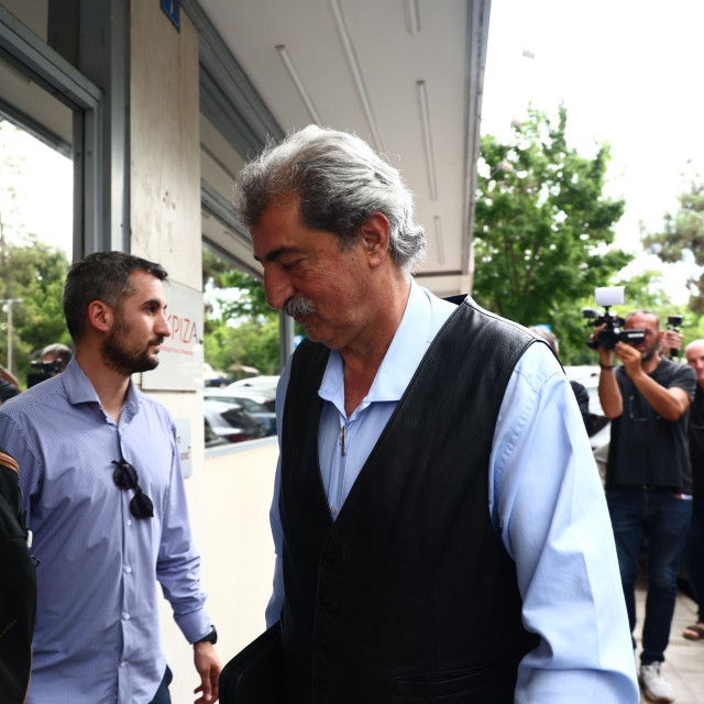 Πολάκης: «Τα ιστορικά κόμματα δεν καταργούνται με ατομικές αποφάσεις»