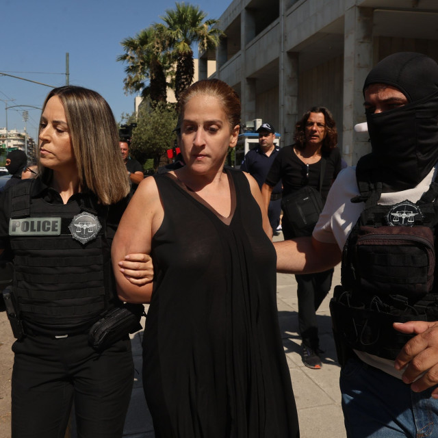 Δημητρακόπουλος: «Τραγωδία - Τα ανήλικα παιδιά έχουν χάσει και τους δύο γονείς»