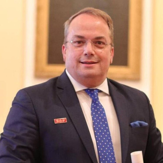 Η ΚΕΔΕ υιοθετεί την εισήγηση Κωνσταντέλλου και προσφεύγει στο ΣτΕ για την αφαίρεση υπηρεσιών δόμησης