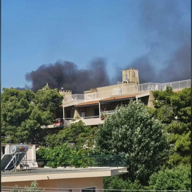 Φωτιά σε υπόγειο γκαράζ στην Αγία Παρασκευή