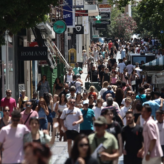 Από «μαύρο πρόβατο» σε πρότυπο σταθερότητας - Τέλος της 16ετούς επιτήρησης της ελληνικής οικονομίας