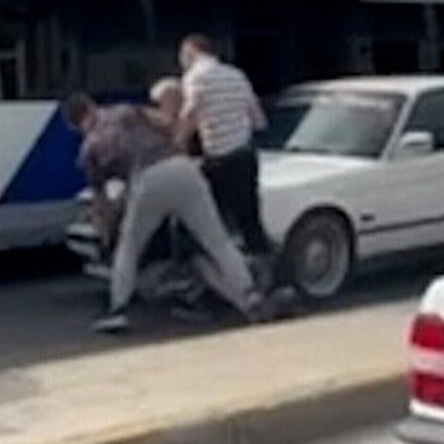 Έλληνες κι οδήγηση: 9 στους 10 φοβούνται μην μπλεχτούν σε καυγά - Το 22% κατεβαίνει να τσακωθεί