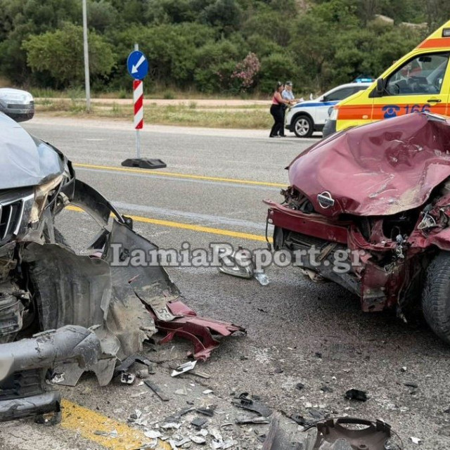 Θερμοπύλες: Σοβαρό τροχαίο με δύο τραυματίες