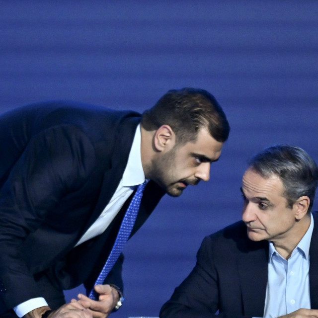 Η δύσκολη εξίσωση του ανασχηματισμού της Πέμπτης και οι καραμπόλες