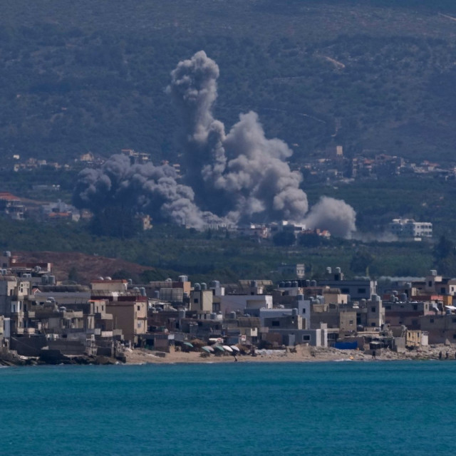Νέο αιματοκύλισμα στον νότιο Λίβανο: 14 νεκροί από ισραηλινά πλήγματα – Το Ιράν προειδοποιεί
