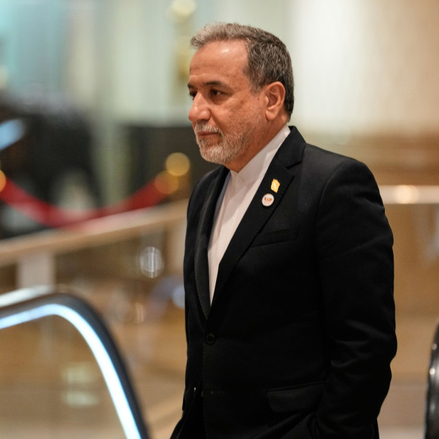 Προειδοποίηση Ιράν: Οι ξένες δυνάμεις που βρίσκονται κοντά στο έδαφός μας να αποχωρήσουν