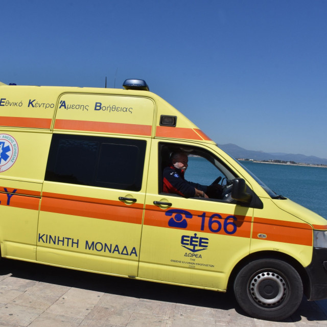 Σύρος: Σοβαρός τραυματισμός εργαζόμενης σε ξενοδοχείο – Έπεσε σε φρεάτιο πισίνας