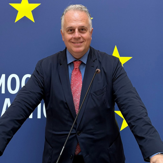 Η ΕΕ να αποδείξει ότι η στήριξη που παρέχει για την απασχόληση των νέων αποφέρει βιώσιμα αποτελέσματ