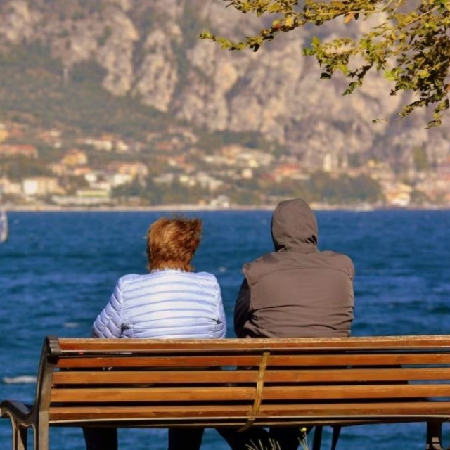 Ούτε εγγόνια, ούτε σύνταξη: Το κλειδί για μια ευτυχισμένη ζωή μετά τα 60