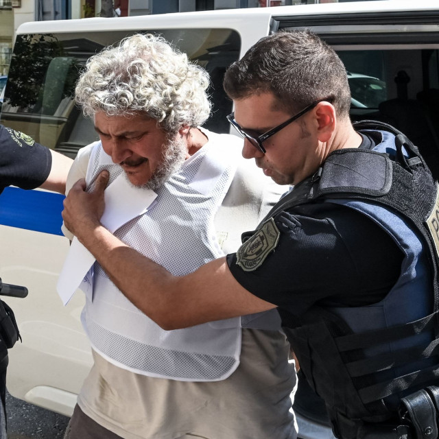 Tζέιμς Δαλαμάγκας: Στο δικαστήριο για πλαστοπροσωπία και βαλλίστρα - Αυστραλιανά κανάλια στο Αίγιο