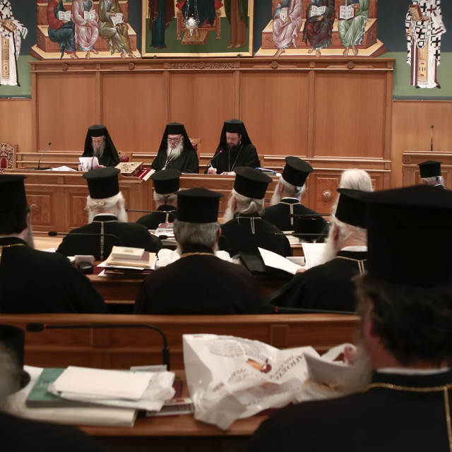 Αυξήσεις 60%-95% στις αποδοχές Αρχιεπισκόπου και Μητροπολιτών - Τι απαντάει ο Κισσάμου Αμφιλόχιος