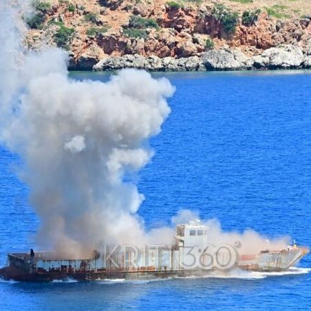 Χανιά: Στο βυθό Αποκόρωνα το «Φολέγανδρος» - Εντυπωσιακές εικόνες από την πόντιση πολεμικού πλοίου