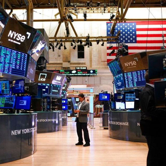 Τεχνολογικές πιέσεις στη Wall Street – Μικρά κέρδη ο Dow Jones
