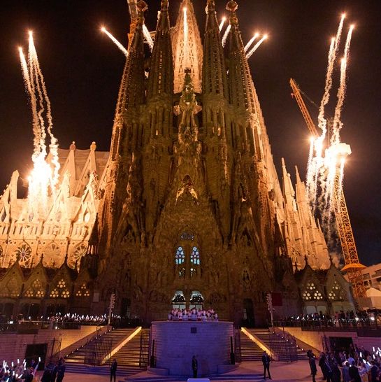 La Sagrada Familia: Όσα έγιναν στα εγκαίνια, 144 χρόνια μετά την έναρξη κατασκευής της