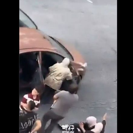 Σκληρά πλάνα: Ισραηλινός στρατιώτης πυροβολεί αυτοκίνητο Παλαιστινίων και σκοτώνει 7 μηνών βρέφος