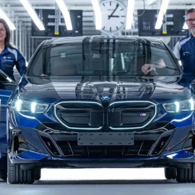 BMW: Ξεπέρασε τα 2 εκατομμύρια ηλεκτρικά αυτοκίνητα παγκοσμίως