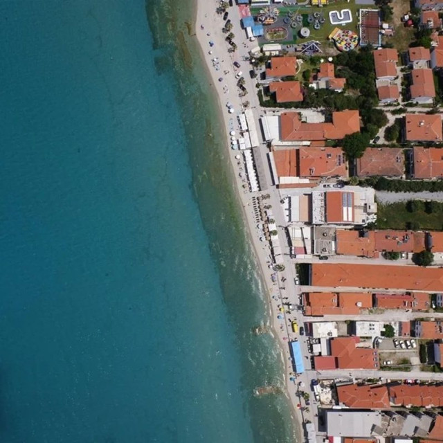 Χαλκιδική: Συνελήφθη ο υπεύθυνος καθαριότητας του Δήμου μετά τη θραύση αγωγού λυμάτων στο Πευκοχώρι