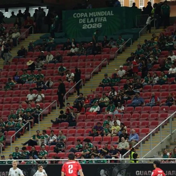 Μουντιάλ 2026: Από το λίκνισμα της Σακίρα στις «άδειες» κερκίδες και τις μολότοφ