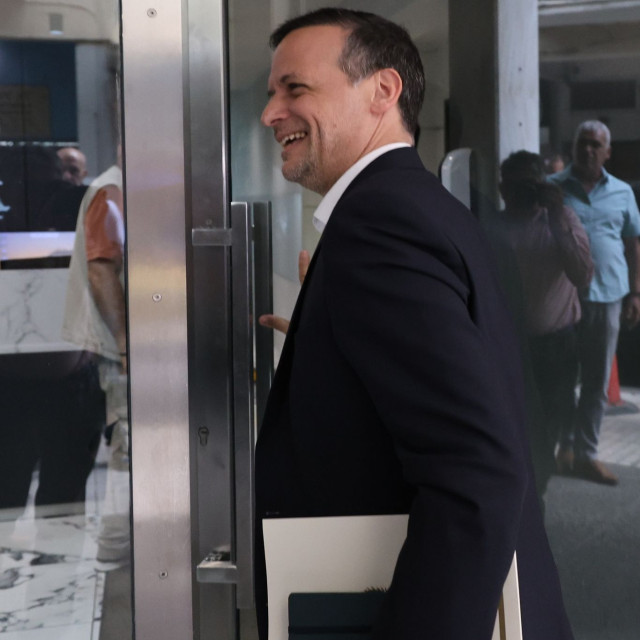 Υπουργείο Εσωτερικών κατά Χάρη Δούκα: Να μελετήσει ή έστω να ρωτήσει το ChatGPT