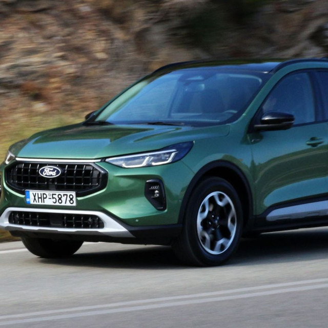 Ford Kuga FHEV AWD για αποδράσεις χωρίς περιορισμούς