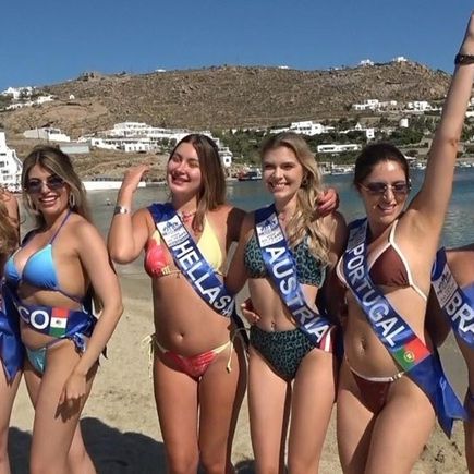 Μύκονος: Οι καλλονές του «Μις Παγκόσμιος Τουρισμός» έκλεψαν την παράσταση