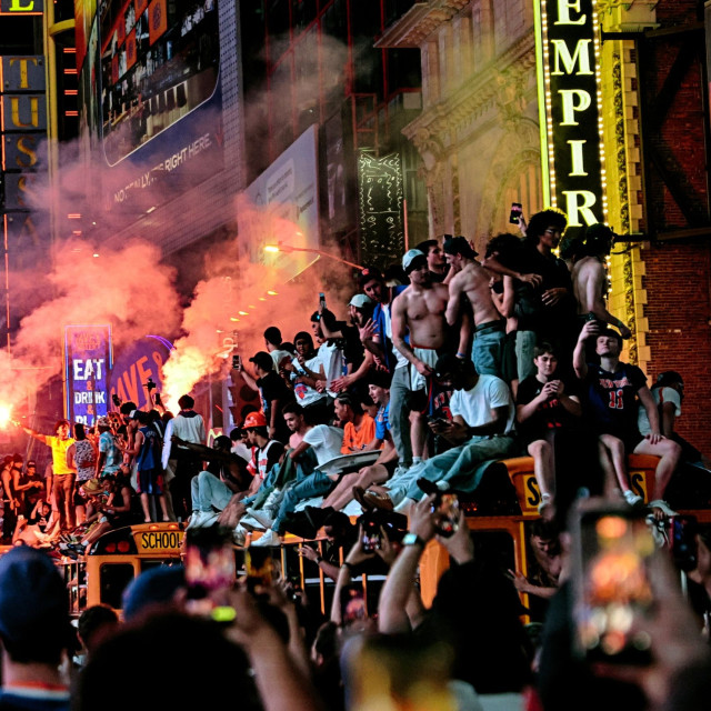 NBA: Η Νέα Υόρκη στους δρόμους για το πρωτάθλημα των Νικς, μετά από 53 χρόνια!