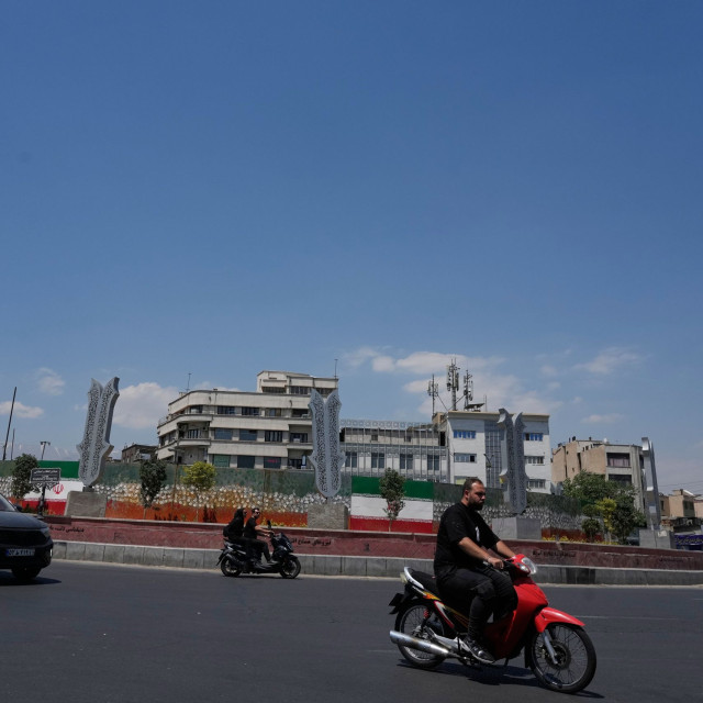 Ιράν - ΗΠΑ: Πού βρίσκονται τα 100 δισ. δολάρια των «παγωμένων» ιρανικών περιουσιακών στοιχείων