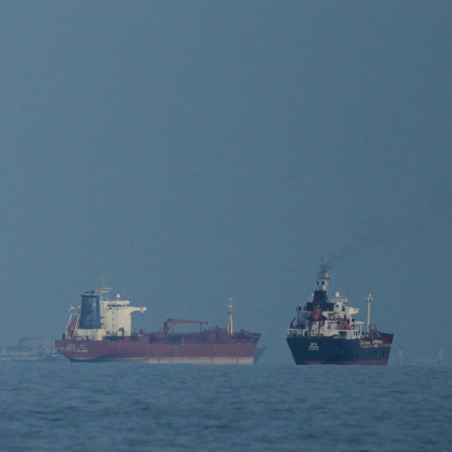 Μεγάλη πτώση στις τιμές του πετρελαίου μετά τη συμφωνία ΗΠΑ-Ιράν – Κοντά στα 80 δολάρια το Brent