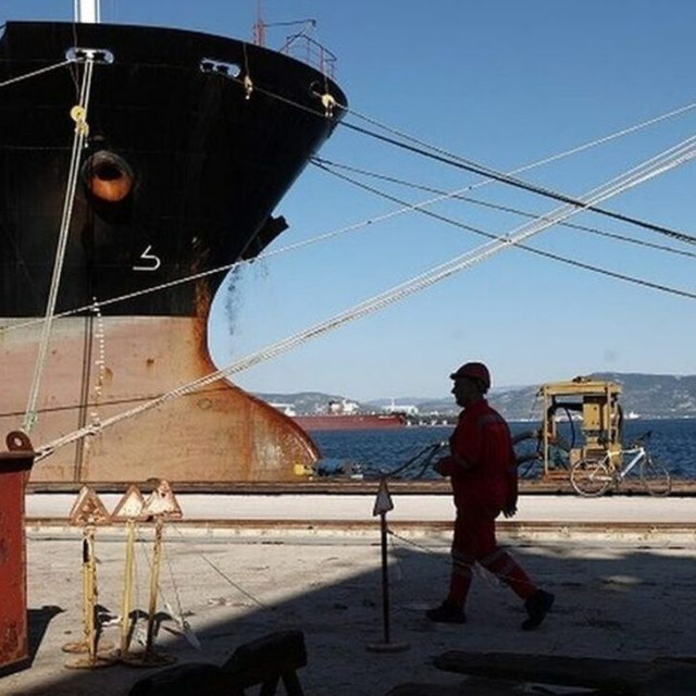 Εργατικό ατύχημα στο Πέραμα - 38χρονος τραυματίστηκε στο πόδι από ανυψωτικό μηχάνημα