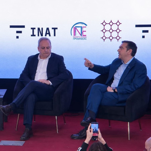 Τσίπρας από Κύπρο: «Οι εκλογές θα είναι ντέρμπι, κατεβαίνουμε για να νικήσουμε»
