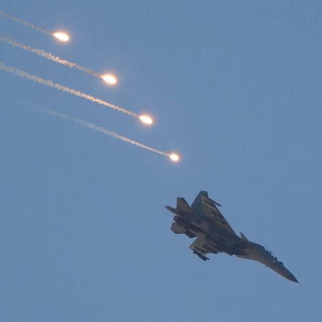 Ουκρανία: Συντριβή μαχητικού Su-24 στην περιφέρεια Χμελνίτσκι – Νεκροί οι δύο πιλότοι