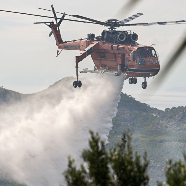 Φωκίδα: Οριοθετήθηκε η φωτιά που ξέσπασε στην Ξηρόλιμνη - Ο χάρτης κινδύνου για την Πέμπτη