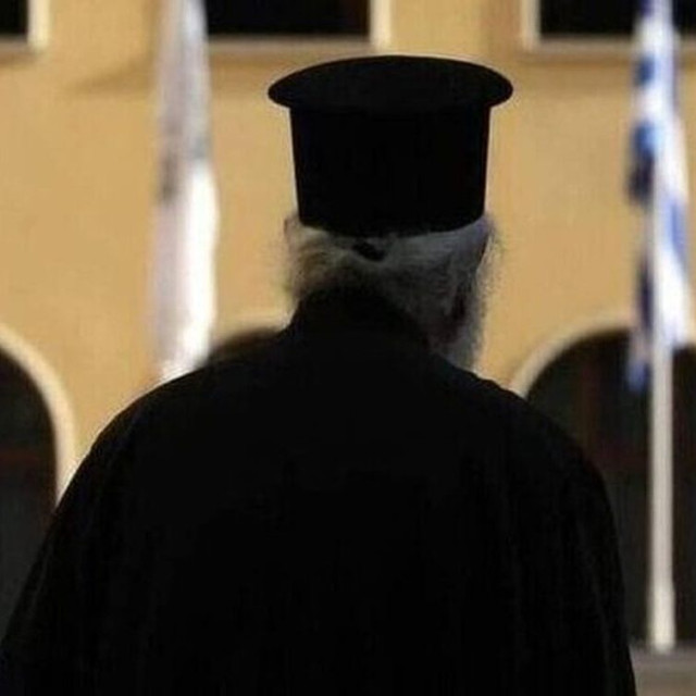 Λάρισα: Με σοβαρά τραύματα ιερέας που έπεσε από σκεπή - Νοσηλεύεται στο Πανεπιστημιακό Νοσοκομείο