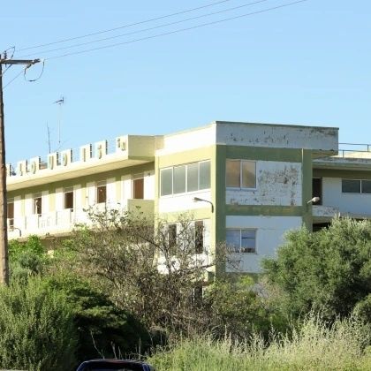 Ηράκλειο: Στις πρώην αποθήκες Σκουλούδη η προσωρινή δομή φιλοξενίας μεταναστών