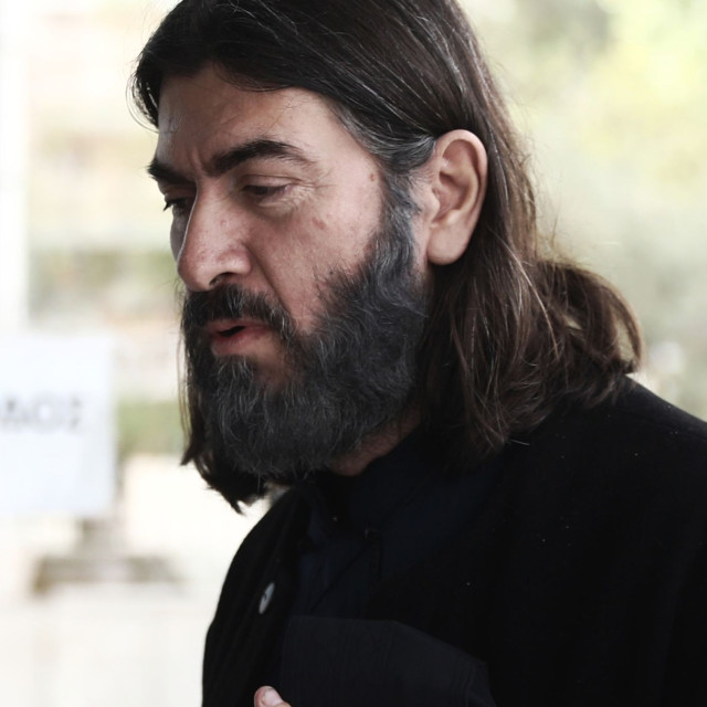 Κιβωτός του Κόσμου: Στο εδώλιο πατέρας Αντώνιος, πρεσβυτέρα και ένας υπάλληλος