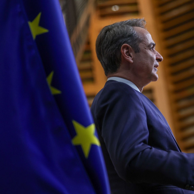 Οι τέσσερις μάχες Μητσοτάκη στις Βρυξέλλες: Άμυνα, Μεταναστευτικό, αγροτικά κονδύλια και ακρίβεια