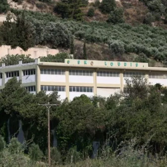 Στις φλόγες οι αποθήκες Σκουλούδη - Είχε ανακοινωθεί ότι θα μετατραπούν σε δομή κράτησης μεταναστών