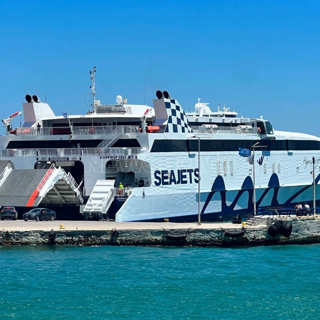 Προσέκρουσε το πλοίο «Hyperspeed Jet 4» στο λιμάνι της Ραφήνας - Του επιβλήθηκε απαγόρευση απόπλου
