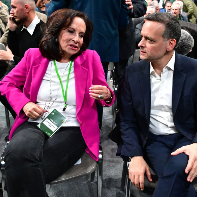 «Εκεχειρία» μεταξύ Δούκα-Διαμαντοπούλου - Τα σενάρια για... προληπτική κίνηση Ανδρουλάκη