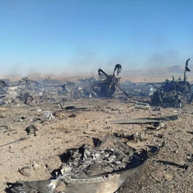 CNN: «Με απείλησε σμήνος από drones σε σχηματισμό μέδουσας» - Τι είδε ο πιλότος του μαχητικού F-15